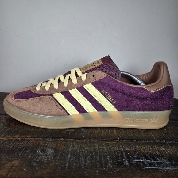NEW Adidas Gazelle Indoor Mens Size 11 Low Top Shoe Sneaker Maroon Yellow JI0324 main image 9